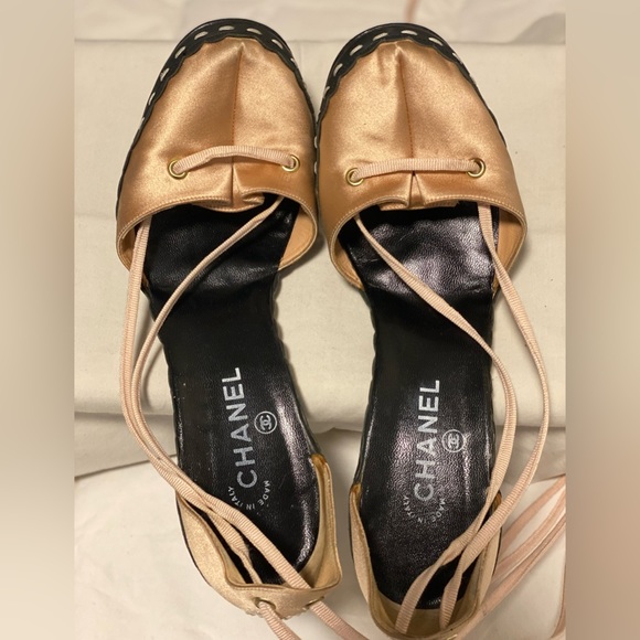 RARE FIND! Size 41/11. 2003 D’Orsay Interlocking CC Authentic Chanel Satin Pumps - Picture 8 of 12
